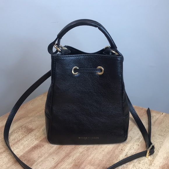 ⭐️ DIVINA FIRENZE Italian Leather Mini Bucket Bag - Picture 4 of 12